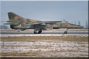 296 APIB Mig-27D 33 Red_61912551104, Winter 1992-1993
