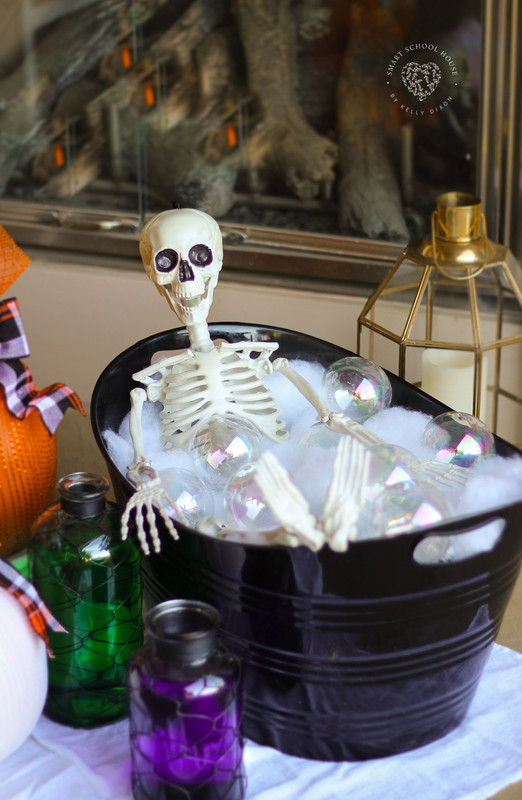 Halloween-Bathtub-Skeleton1