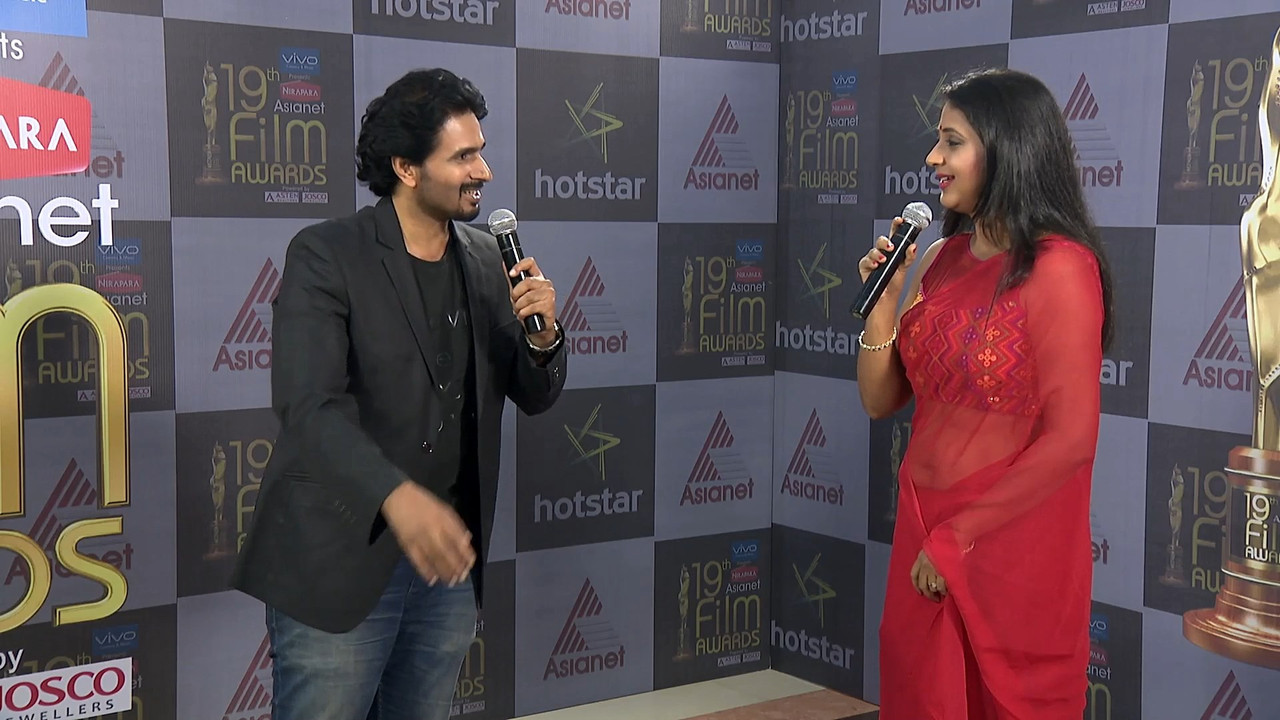 Kanika Hot Navel.mp4_snapshot_01.39.342