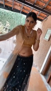 [Image: Reema-Navel-Queen-mkv-snapshot-03-41-202...-40-30.jpg]