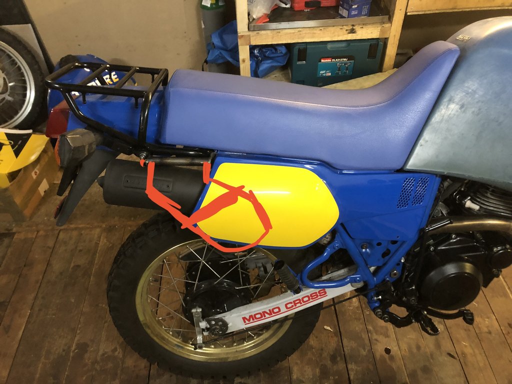 35CAAD6F-0851-400F-8300-A0C022C8E33D