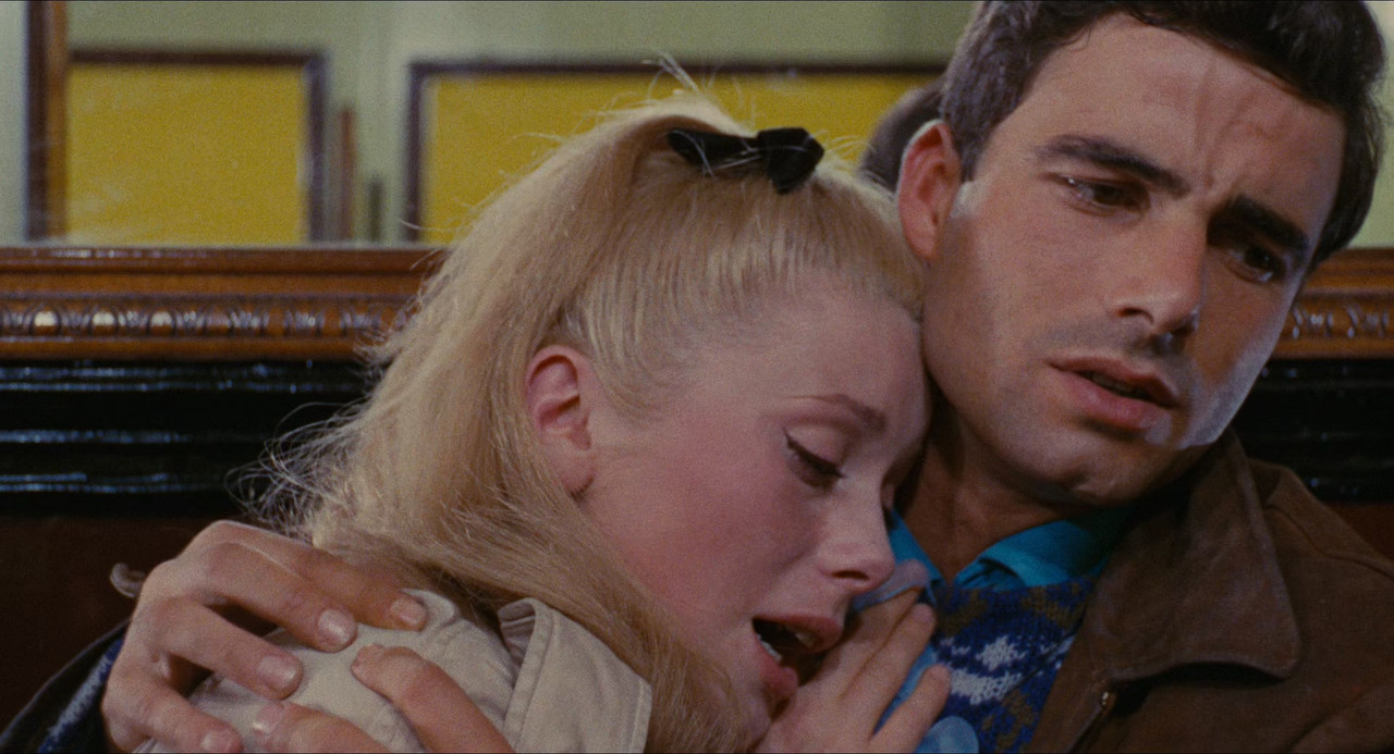 The Umbrellas of Cherbourg (1964) Criterion.mkv_003042.340