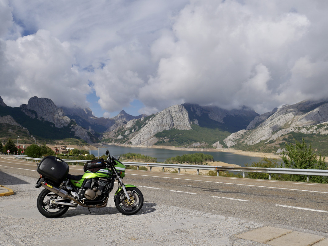 B453E87F-CE95-4E87-AD34-70940D19BAB2