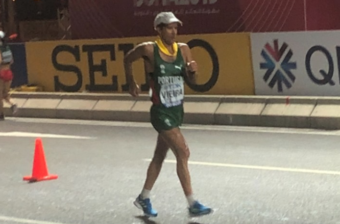 ATLETISMO/MUNDIAIS: JOÃO VIEIRA CONQUISTA MEDALHA DE PRATA NOS 50 KM MARCHA