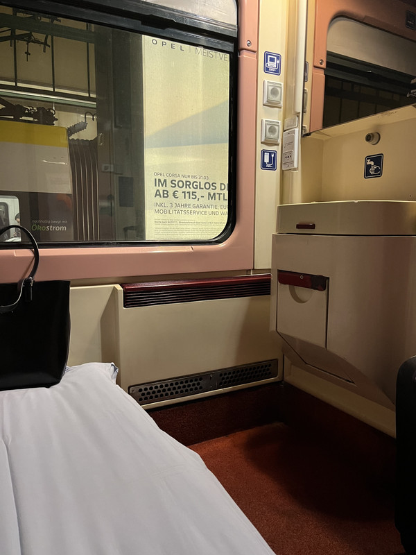 9F0F4B5B-BFF0-450B-9868-16ACD8AD5930