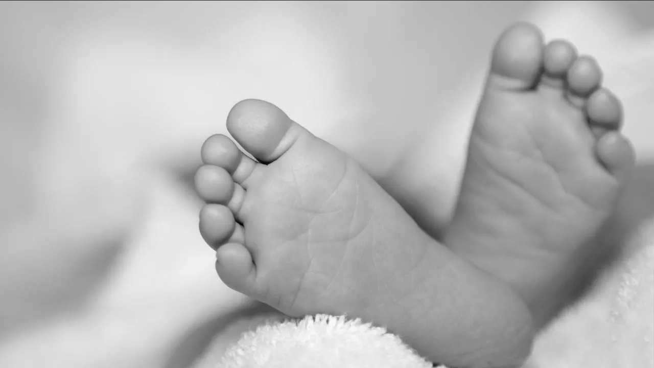 Sujeto viola a su bebé y la ofrece a otros hombres; ya fue detenido en España