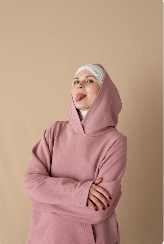 C:\Users\lenovo\Pictures\Saved Pictures\muslim woman\Screenshot_27-10-2025_16217_www.freepik.com.jpeg