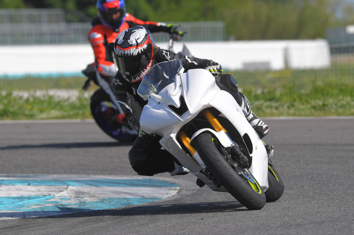 4039913E-3E9F-49A8-BE77-0C23CAFF67C4