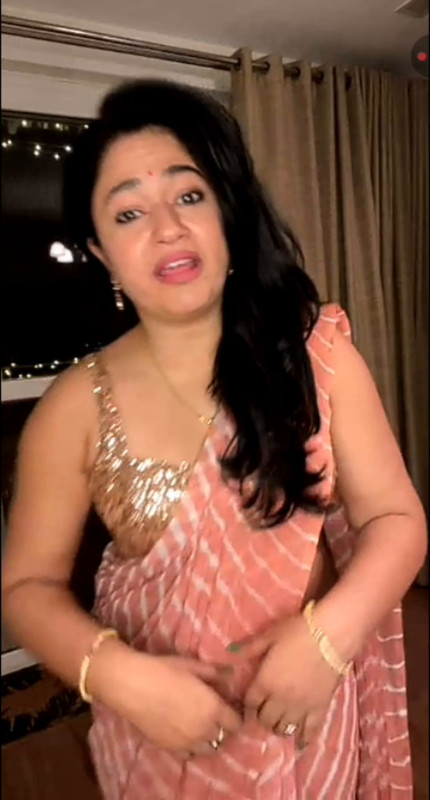Poonam Bajwa Saree Live mp4 0024