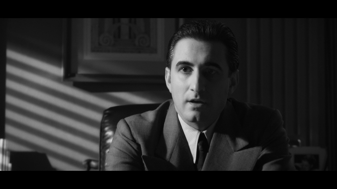 Mank.ITA.ENG.2020.1080p.WEB.H264-MeM.mkv_snapshot_01.05.18_[2020.12.11_19.17.11]