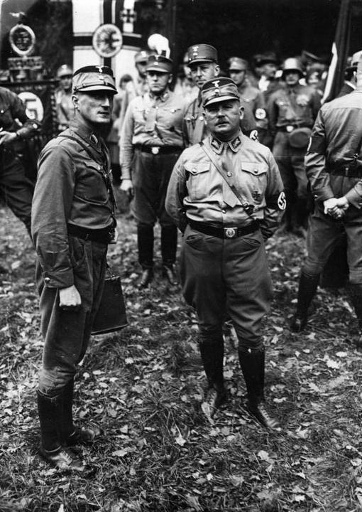 Ernst Röhm y sus ayudantes en febrero de 1933