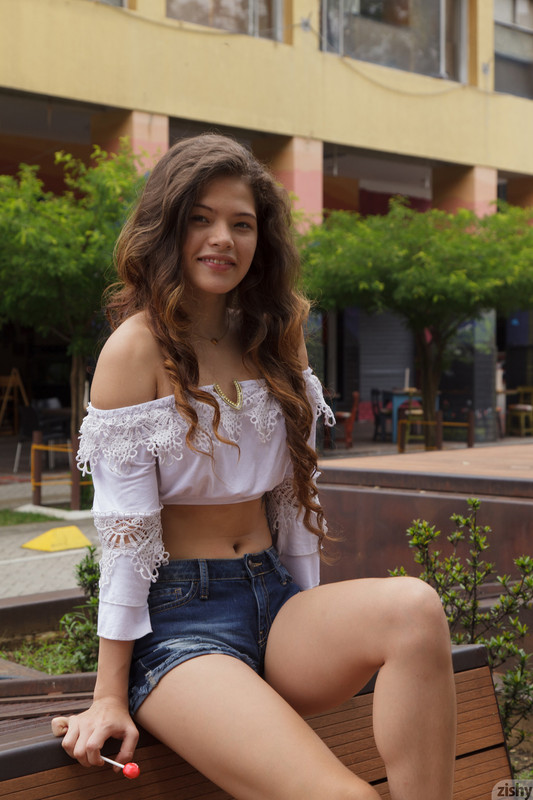 full_019_1323121030359895