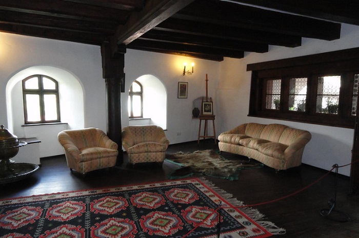 Interior Kastil Bran yang juga dikenal sebagai rumah Drakula.