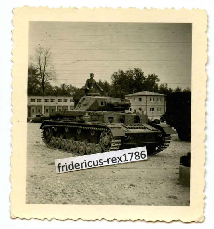 B4 Foto PzKpfw IV Zusatzpanzerung Ausbildung Fahrschule 1. Panzer Div. Pz Korps(3)