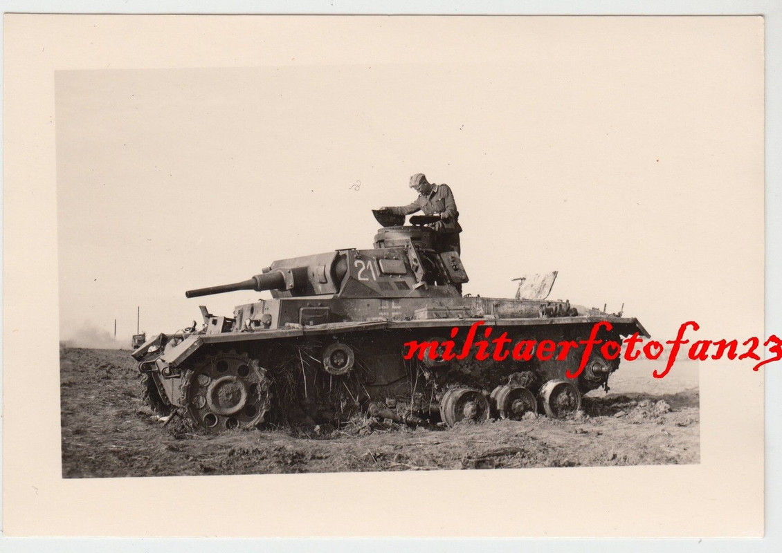 Wehrmacht 295.I.D. zerstörter Panzer III Steppen