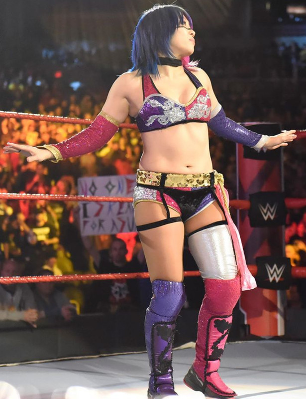 ASUKA DANCING IN THE RING WITH HER SEXIEST ATTIRE
