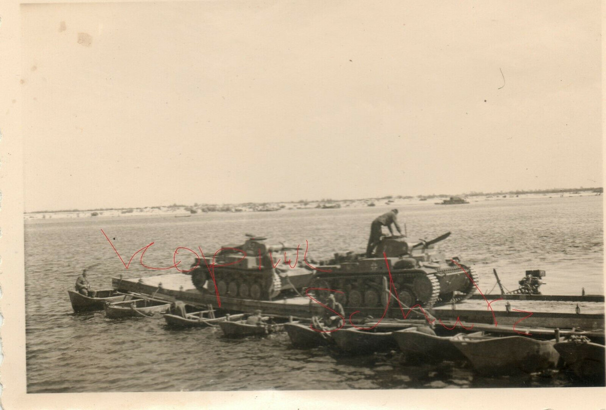 1. PD Panzer Division Russland Ostfront PzKpfw II Turm Nr. 42 Pionier Fähre Kfzю
