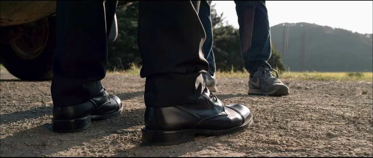 A-Hard-Day-2014-Hindi-Kor-AMZN-WEB-DL-720p-HEVC-EAC3-6ch-ESub-mkv-0005