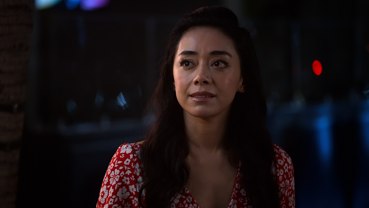 Lucifer.S06E02.Buckets.of.Baggage.1080p.10bit.NF.WEBRip.DDP5.1.HEVC-Vyndros.mkv_snapshot_53.00_[2021