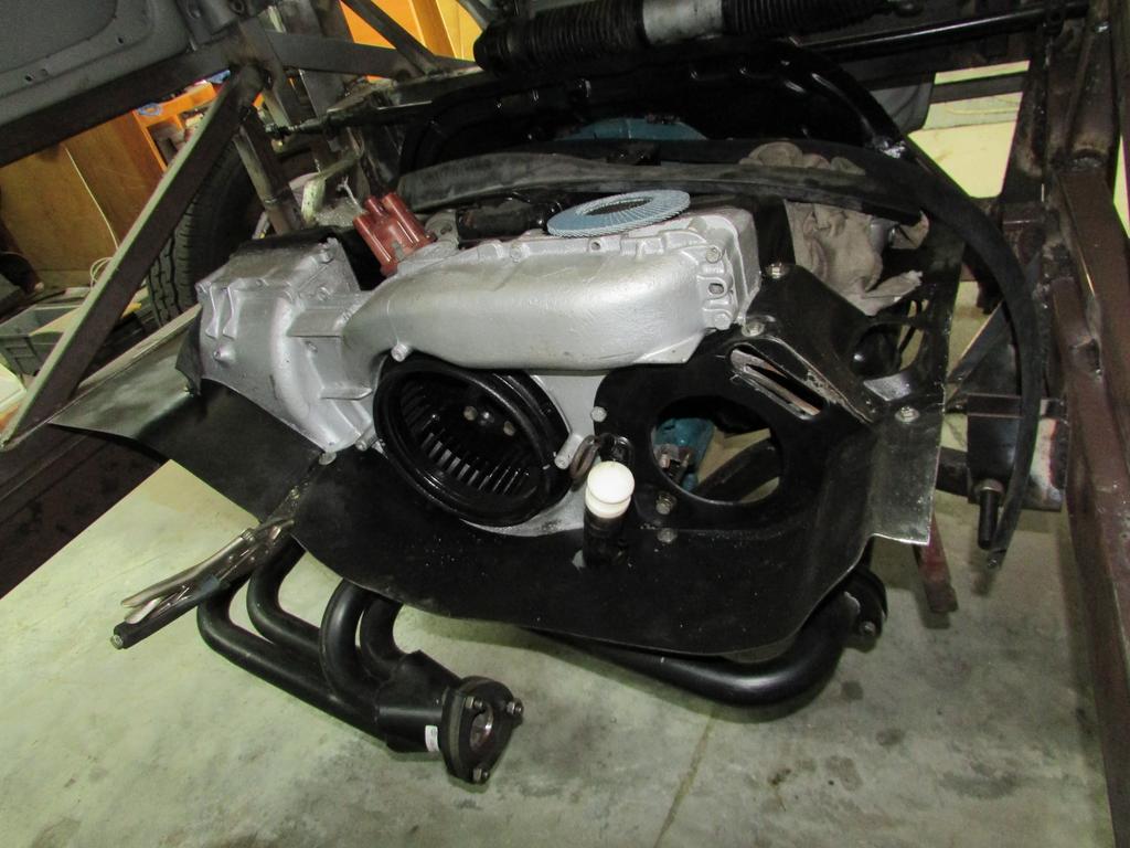 Tyre rail and engine tins (8)