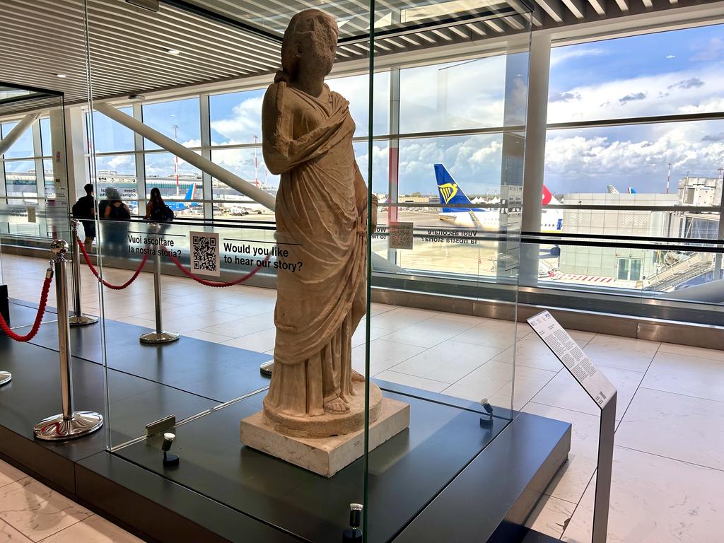 Жаркий сентябрь на побережье Тирренского моря.