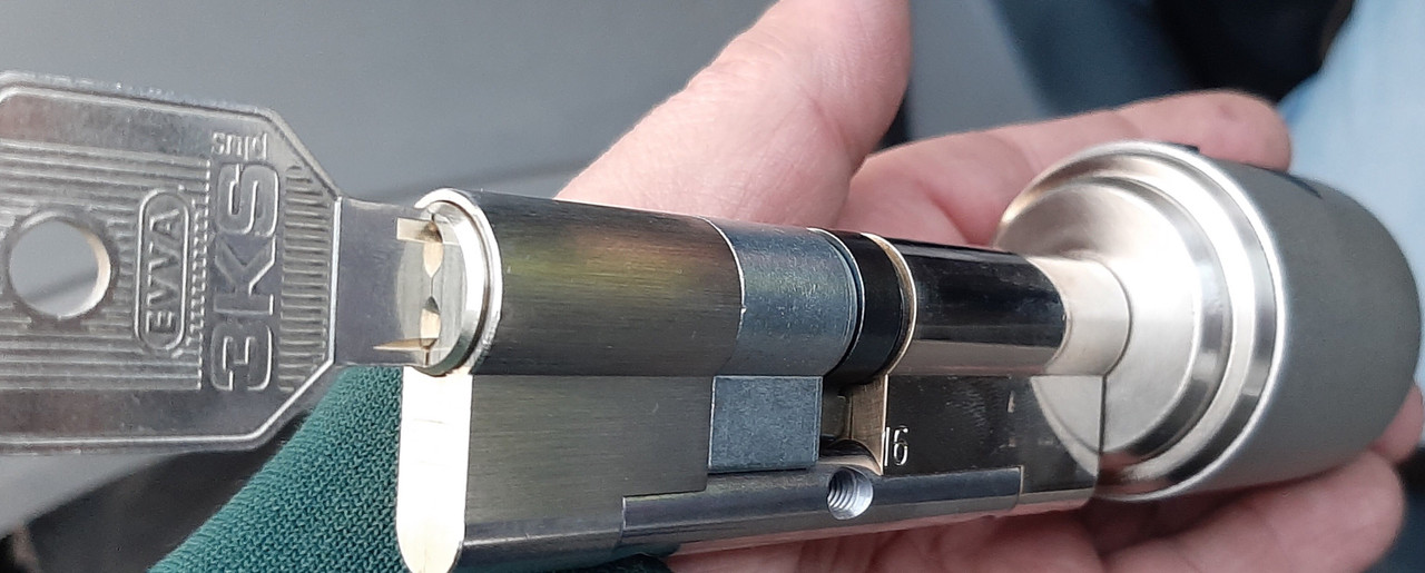 7FC8D144-60C2-4827-AF41-6C7924FB317B