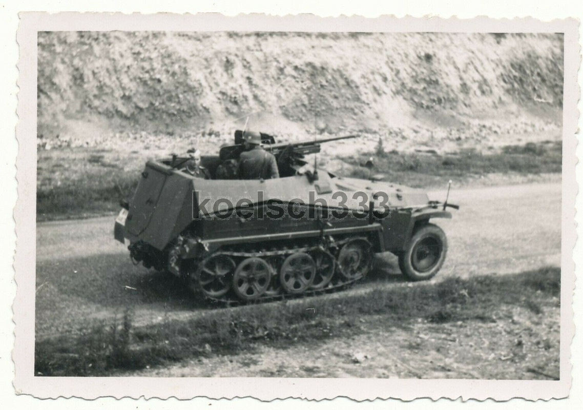 Foto Grenadiere im Schützenpanzerwagen mit 3,7cm PaK ! Panzer Ha