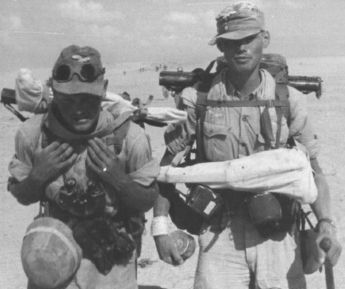 Fallschirmjägers de la Brigada Ramcke en el desierto Fallschirmjägers de la Brigada Ramcke en el desierto