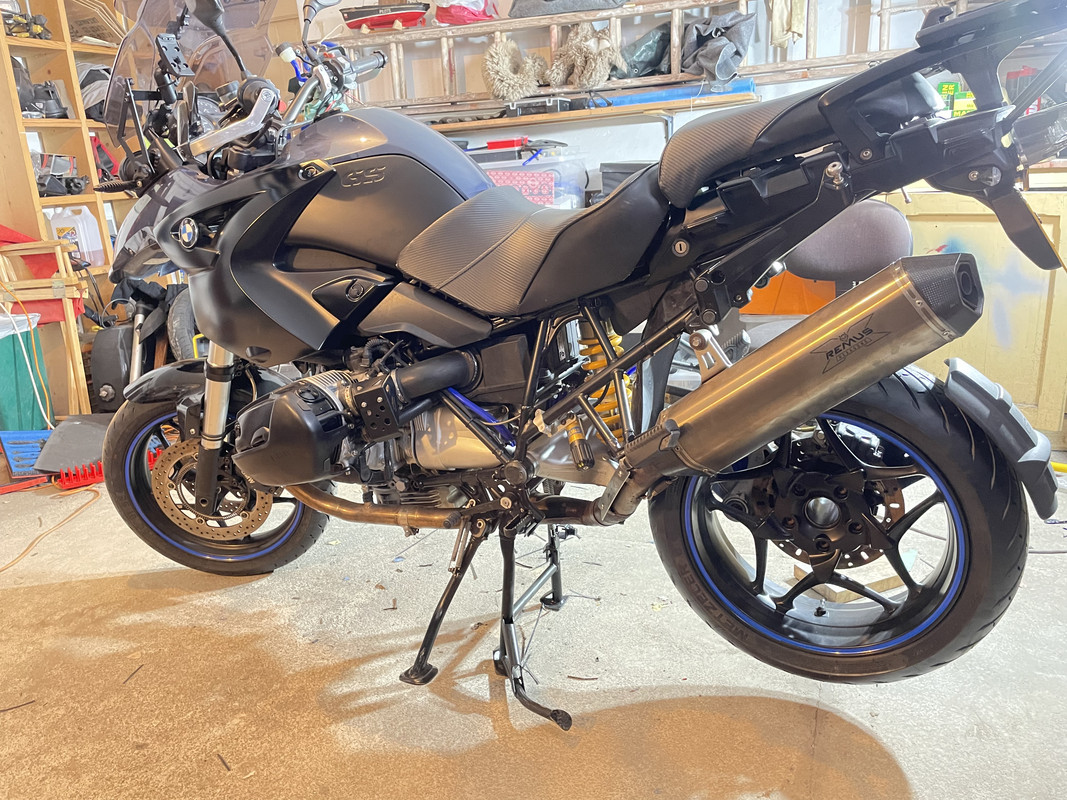 9B3BA340-ADED-403F-8660-0EC0B0C445EE