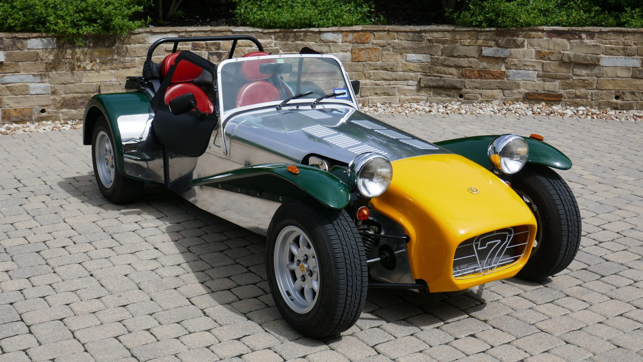 0 98 Caterham S7 2