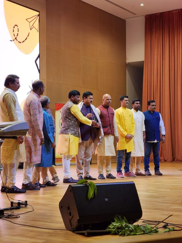 దుబాయిలో రవి మందలపు కు సత్కారం.. దుబాయిలో రవి మందలపు కు సత్కారం..