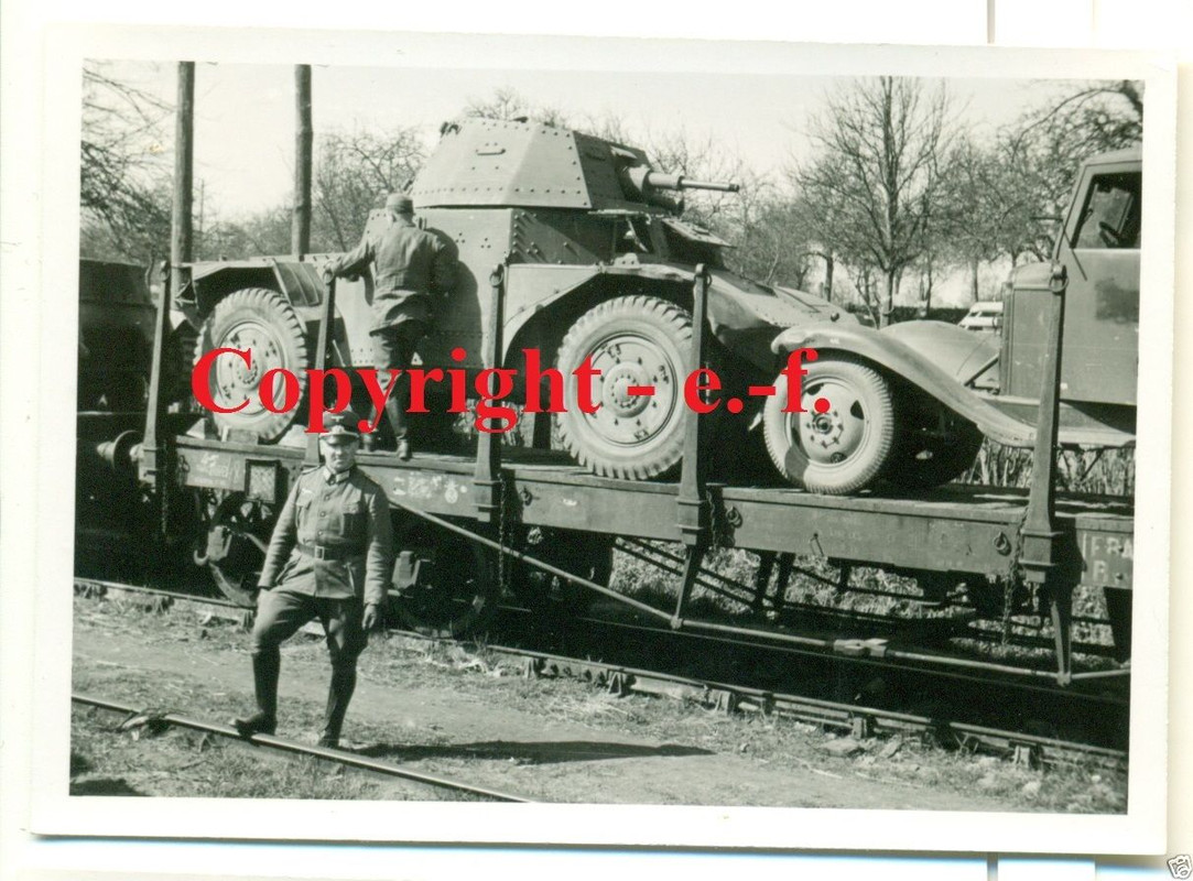 Panzerspähwagen PANHARD   FAHRZEUG - BAHN-WAGON