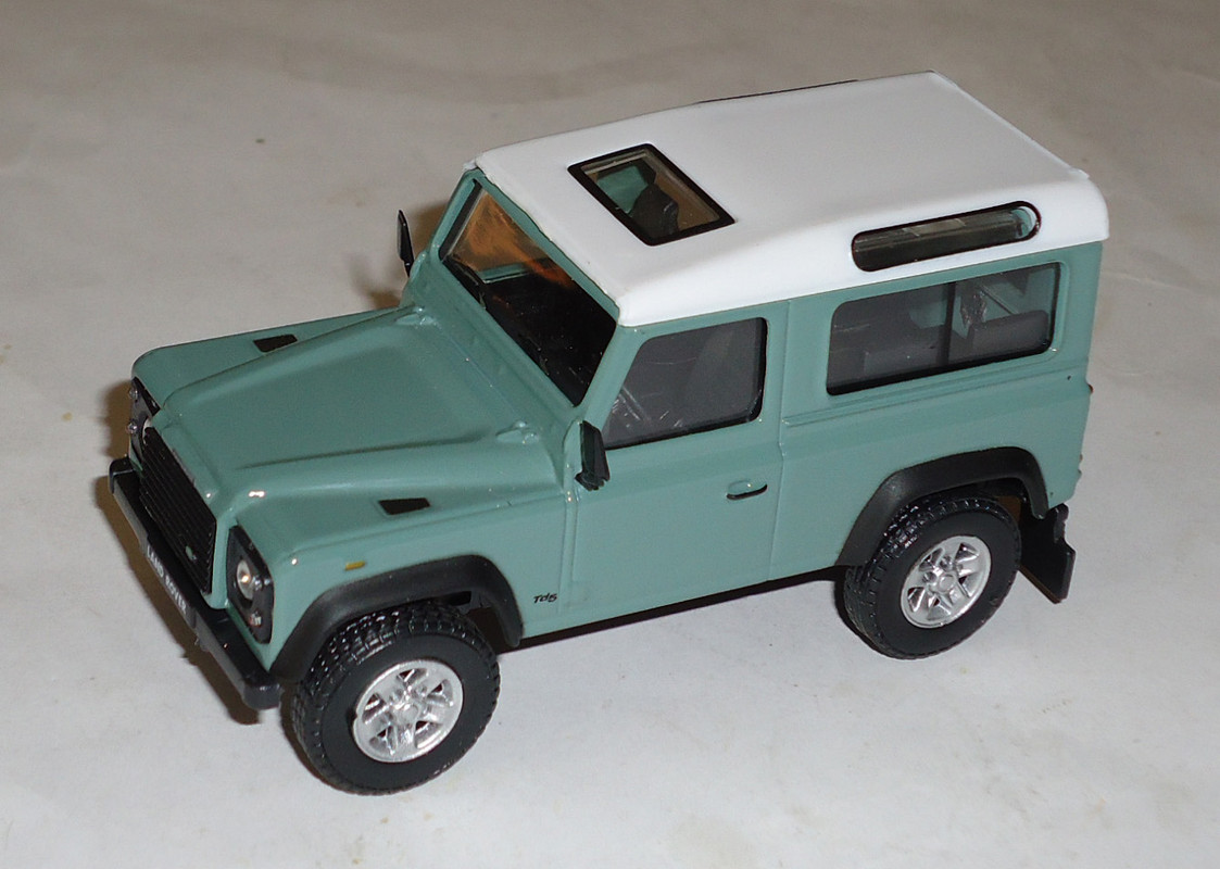 Land-Rover-Defender-90