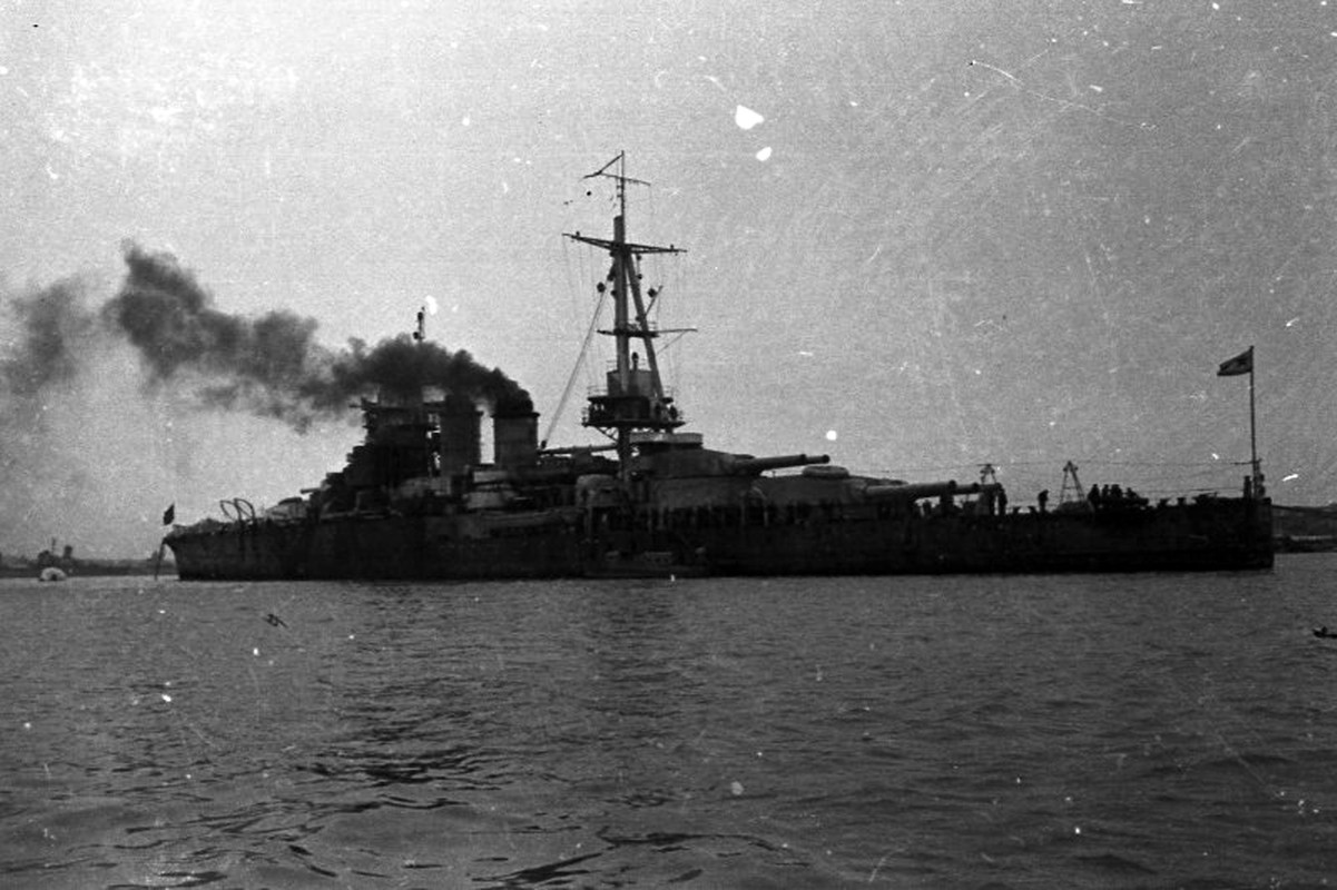 Новороссийск в день прихода в Севастополь 1949 957