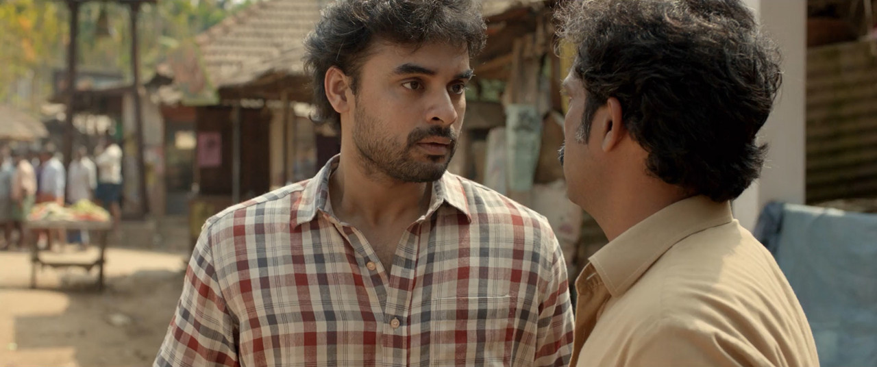 Minnal Murali 2021 WebRip [Hindi + Tamil + Telugu + Malayalam + Kannada] 480p, 720p, 1080p ESub Screenshot