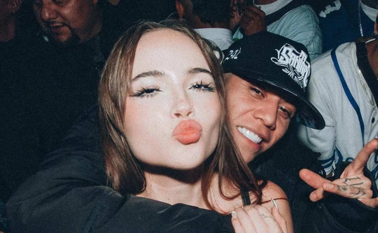 Así expresa Santa Fe Klan sus sentimientos hacia su guapa novia