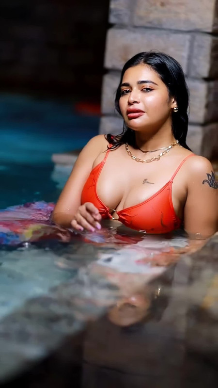 South Indian Actress Dharsha Gupta hot stills