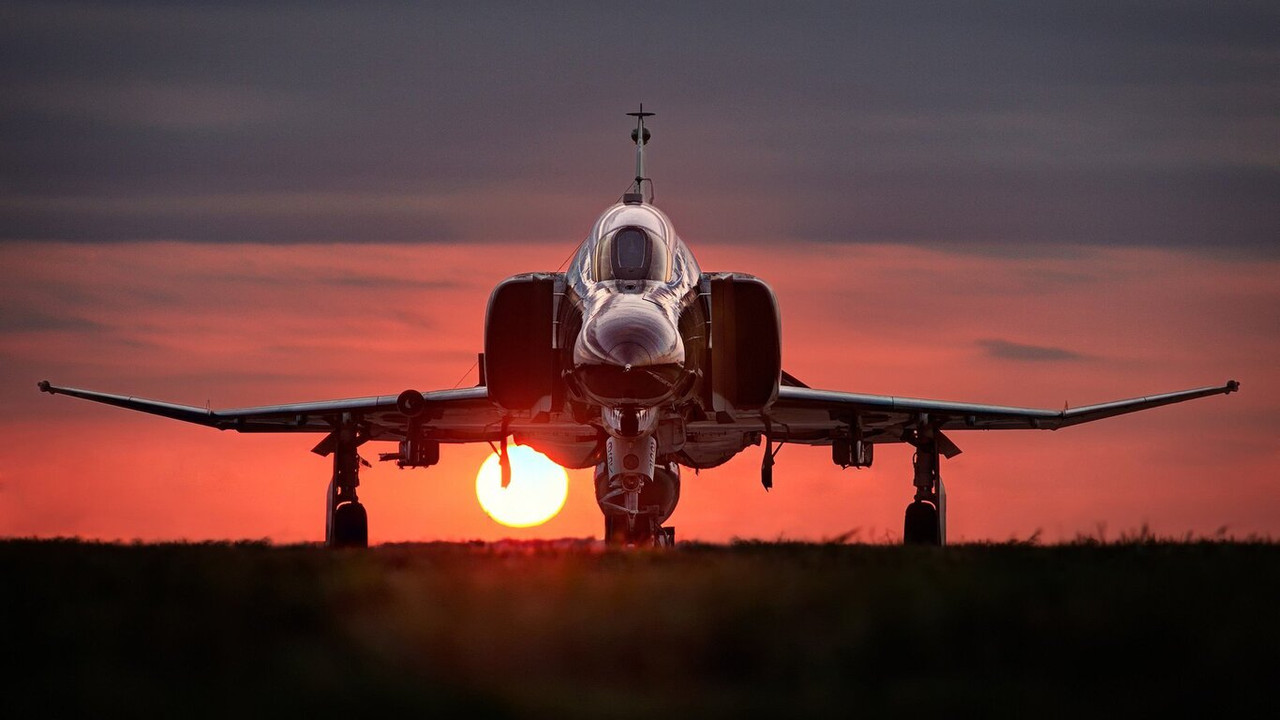 military-aircraft-wallpaper-1366x768.jpg
