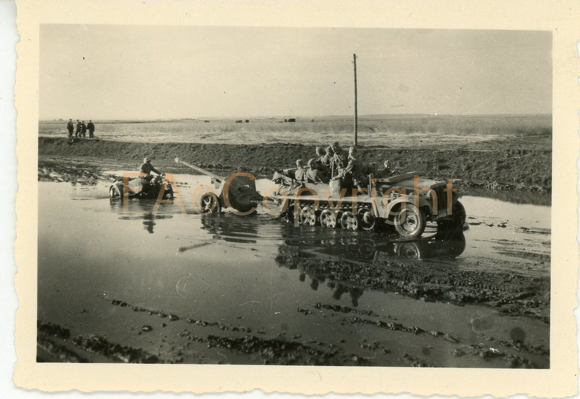 Russland Panzerjäger Halbkette Kämpfe PAK Artillerie Geschütz Fo