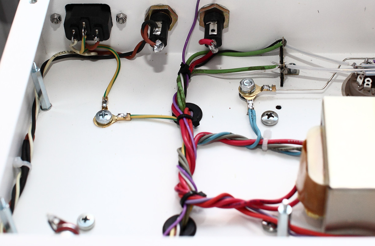 power_wiring_close_2