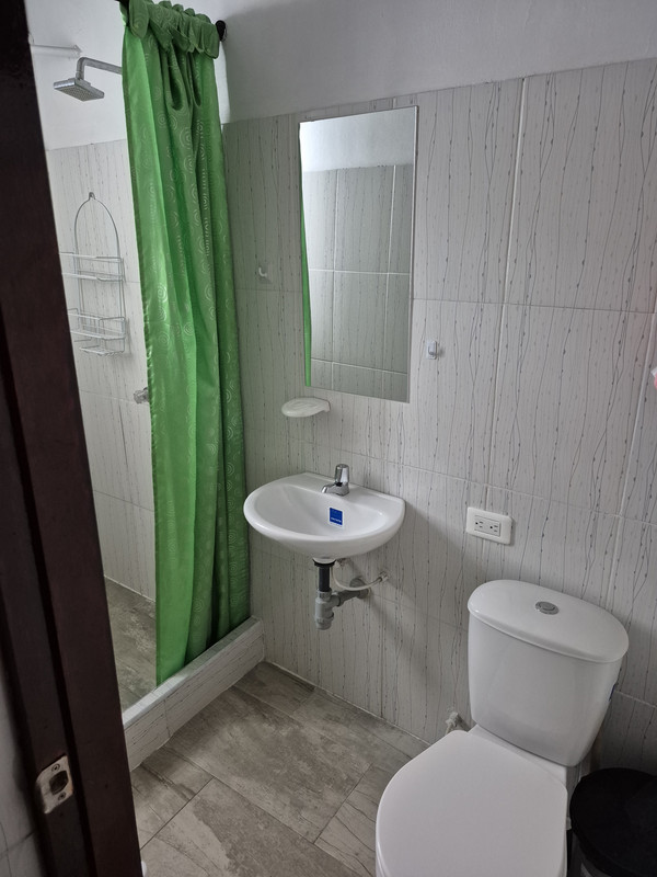 13 baño 2 piso 2