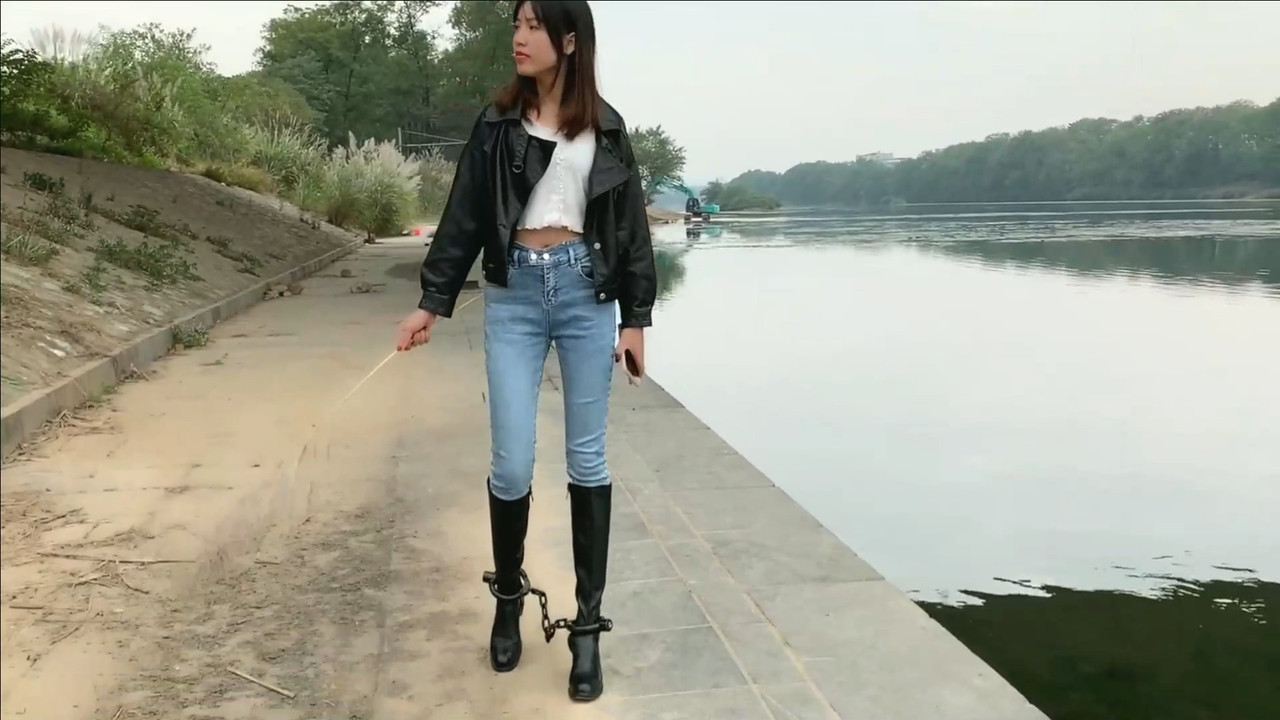 clz缘创 定拍户外戴铐擦皮靴.mp4_20210921_093538.571