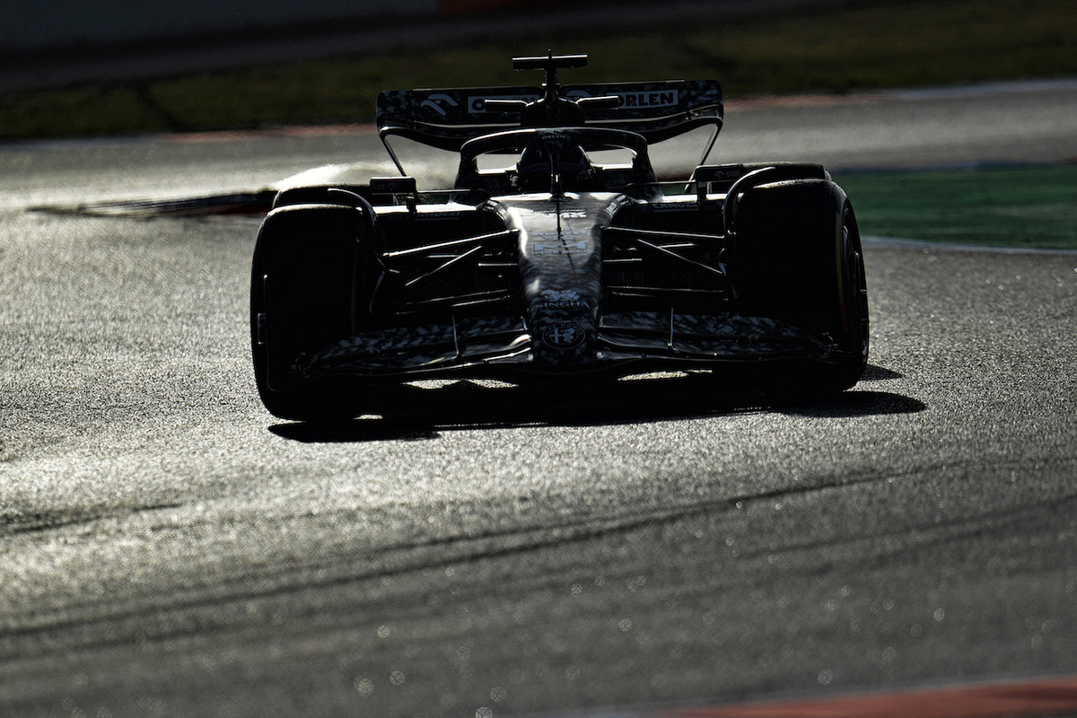 [Imagen: f1-test-barcellona-gallery-day1-447.jpg]