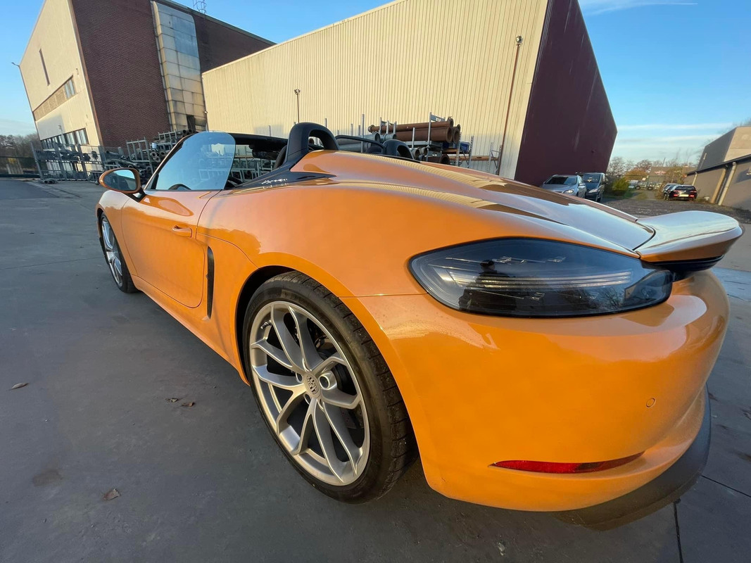 28C7DBC1-FAF6-4EC8-B3D1-DC554043616A