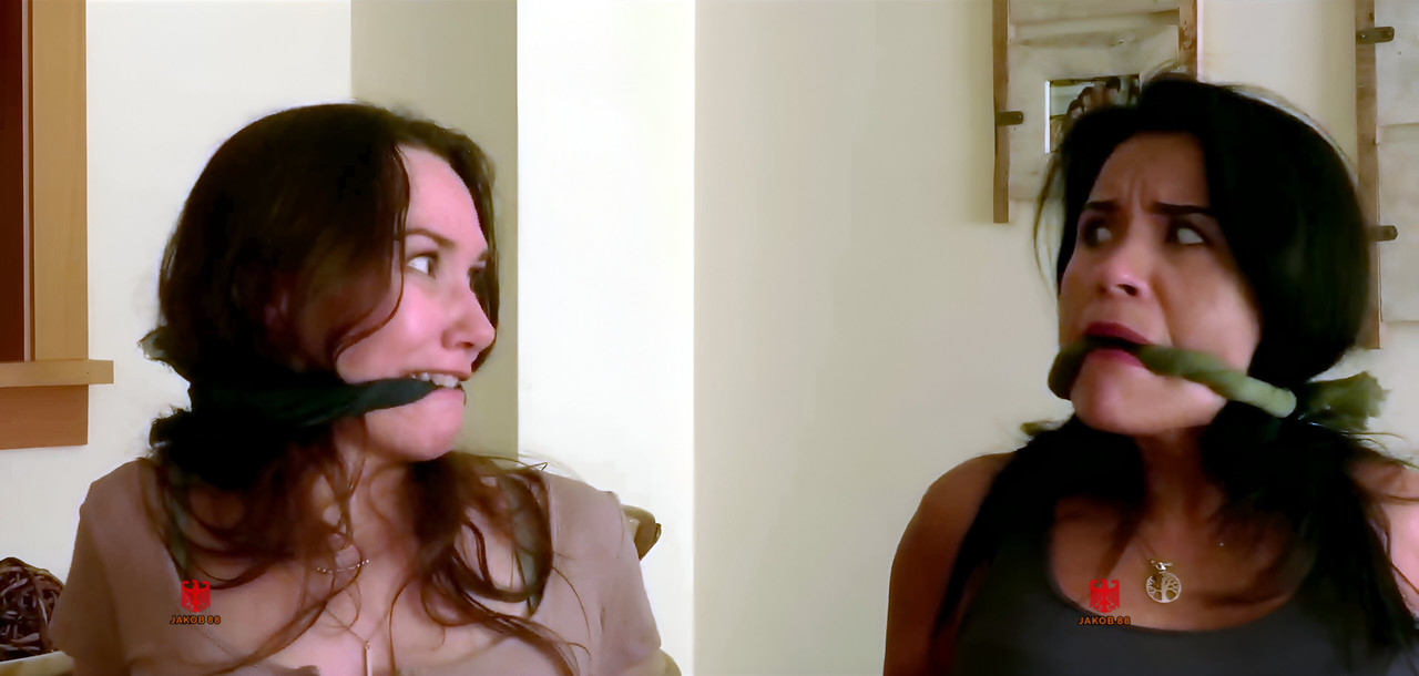 Sonia Martell, Luana Ulloa 3 - Jurassic Cracks 2022