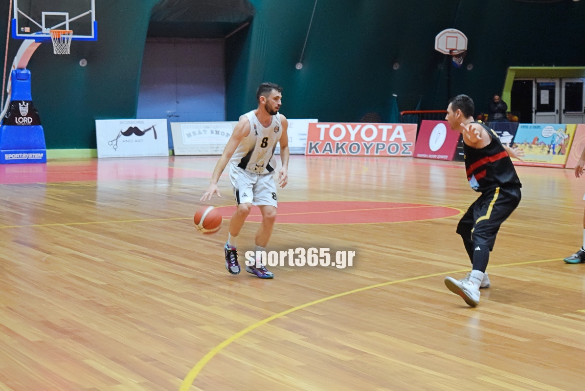 , &Mu;&alpha;&tau;&sigma;ά&rho;&alpha; &sigma;&tau;&eta;&nu; &Tau;έ&nu;&tau;&alpha;, &omicron; &Delta;ί&omega;&nu;&alpha;&sigmaf; &pi;ή&rho;&epsilon; &mu;&epsilon;&gamma;ά&lambda;&omicron; &delta;&iota;&pi;&lambda;ό &epsilon;&pi;ί &tau;&eta;&sigmaf; &Kappa;&alpha;&lambda;&alpha;&mu;ά&tau;&alpha; BC &mu;&epsilon; 92-81 &sigma;&tau;&eta;&nu; 2&eta; &pi;&alpha;&rho;ά&tau;&alpha;&sigma;&eta; (&phi;&omega;&tau;ό & &beta;ί&nu;&tau;&epsilon;&omicron;)