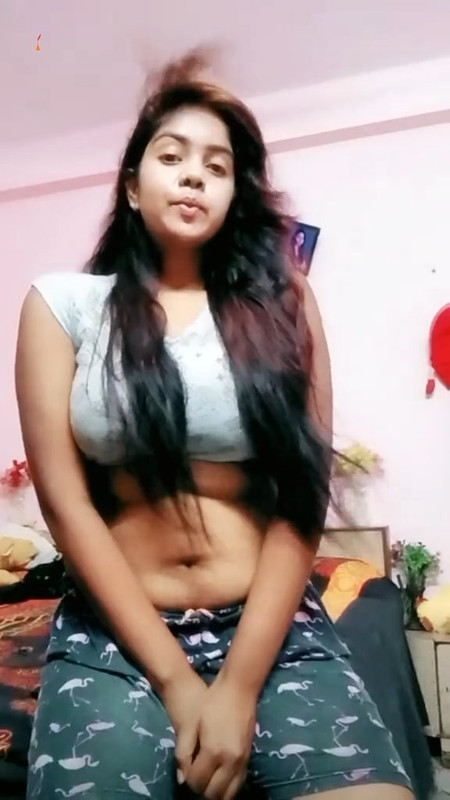 desi girl sexy navel.mp4_snapshot_00.00.293