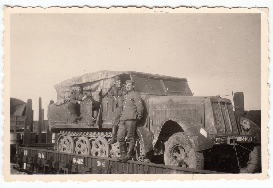 WH Sd Kfz WH-150022 in Rußland März 1943 auf Eisenbahntransportw