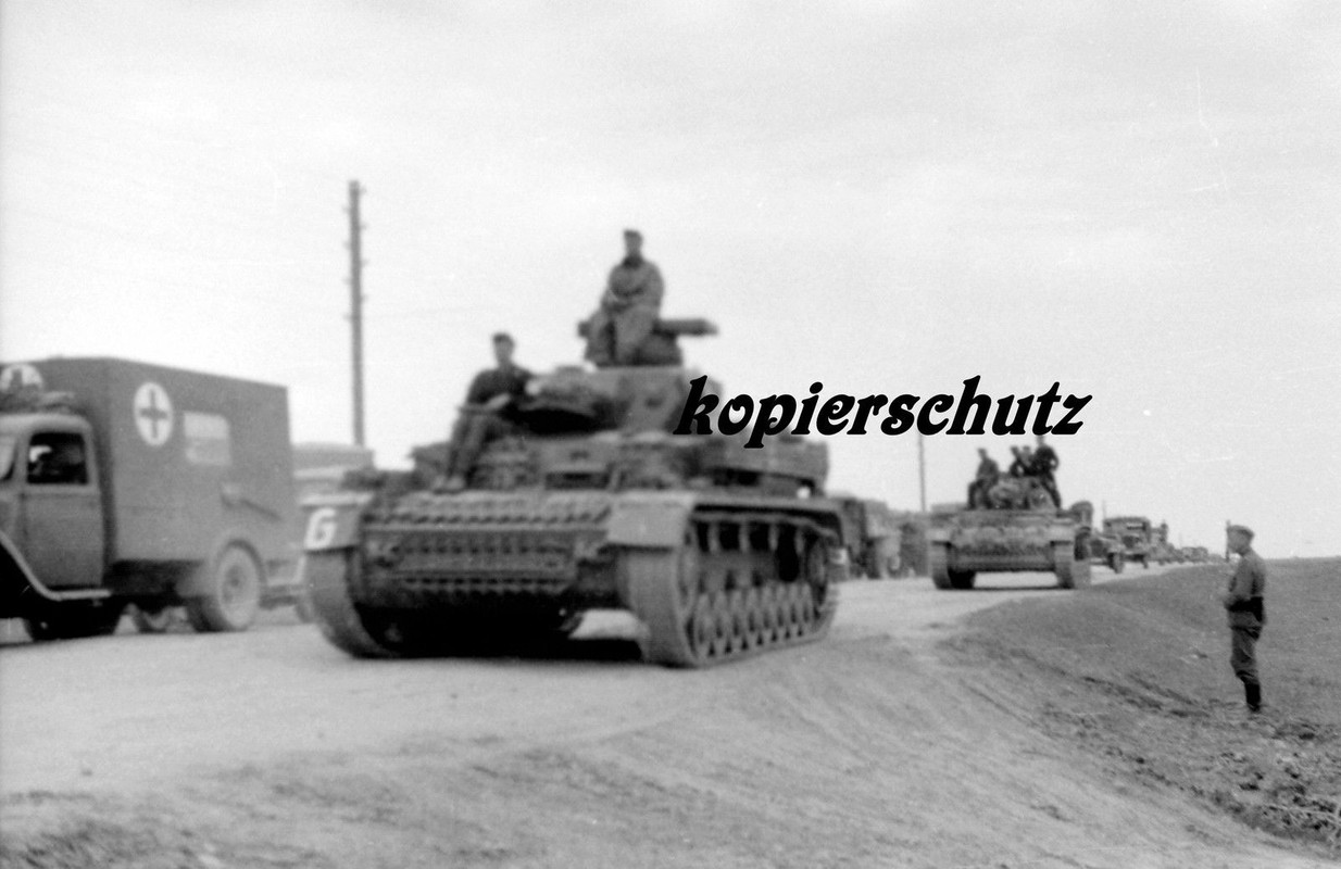 Rußland Briansk Panzer Vormarsch Rollbahn Tauchp