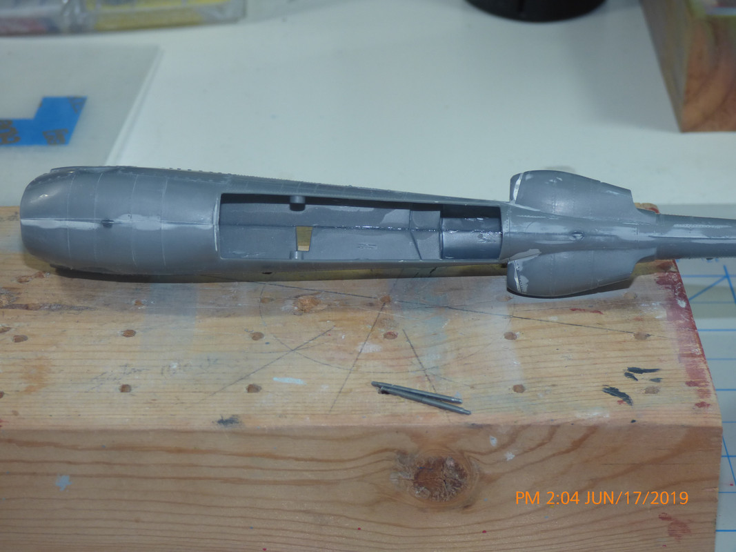 Revell 1/48 P-38 main landing gear door opening